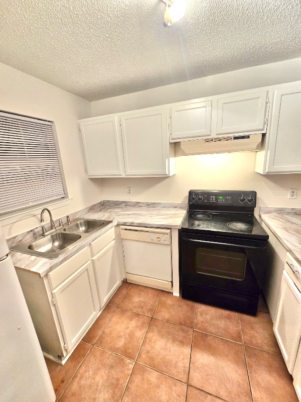 99 S 3rd St Unit 3, Pensacola, FL 32507