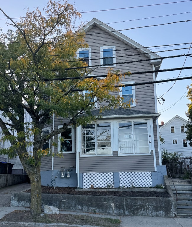 214 Silver Spring St Unit 2, Providence, RI 02904