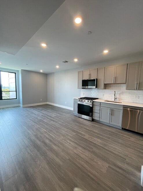 367 Western Ave unit 301, Boston, MA 02135 - photo 1