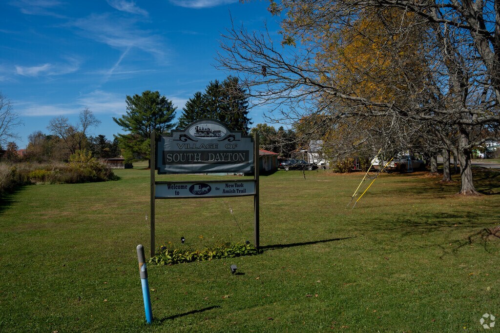 The town of Dayton has a population of around 1,600 as of 2025.