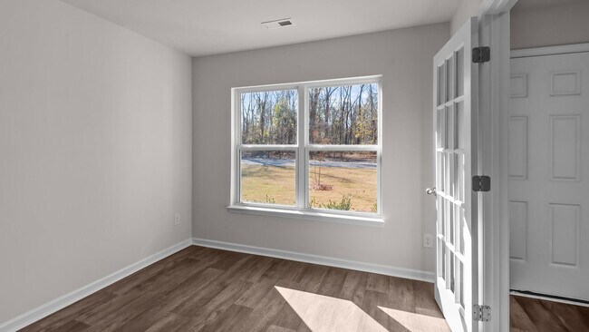 208 Wood St, La Grange, NC 28551 - photo 4