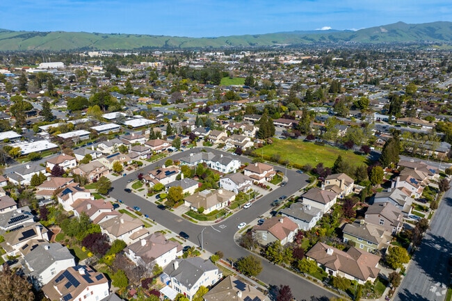 Glenmoor's variety of homes ranges from ranch-style houses to modern, custom-built homes.