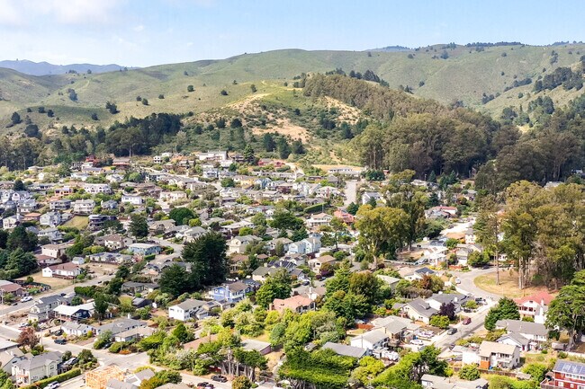 El Granada offers many different home styles.