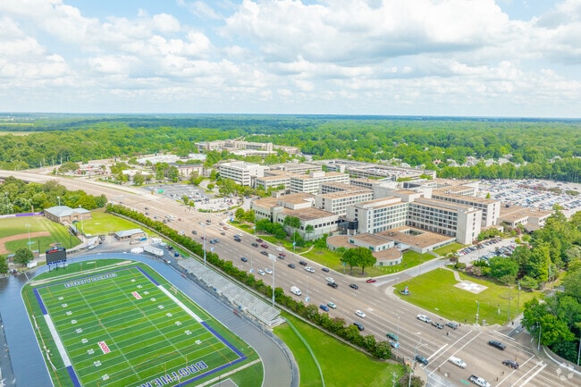 Baptist Memorial Hospital-Memphis stands prominently in the heart of River Oaks, offering advanced medical care in a suburban setting.