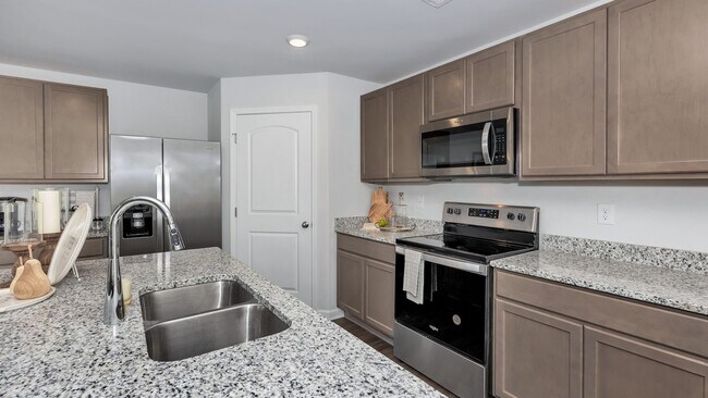 18883 Wicklow Cir, Athens, AL 35613 - photo 6