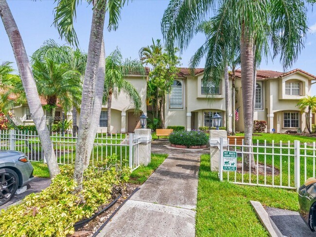 10869 NW 3rd Ct, Pembroke Pines, FL 33026 - photo 2