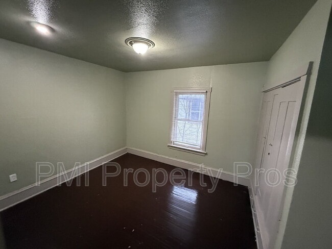 2481 W Locust St, Milwaukee, WI 53206 - photo 4