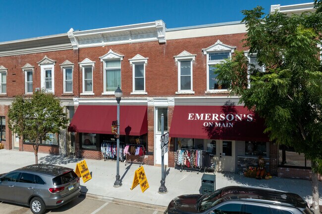 Emersons on Main is a vintage boutique in Osage.