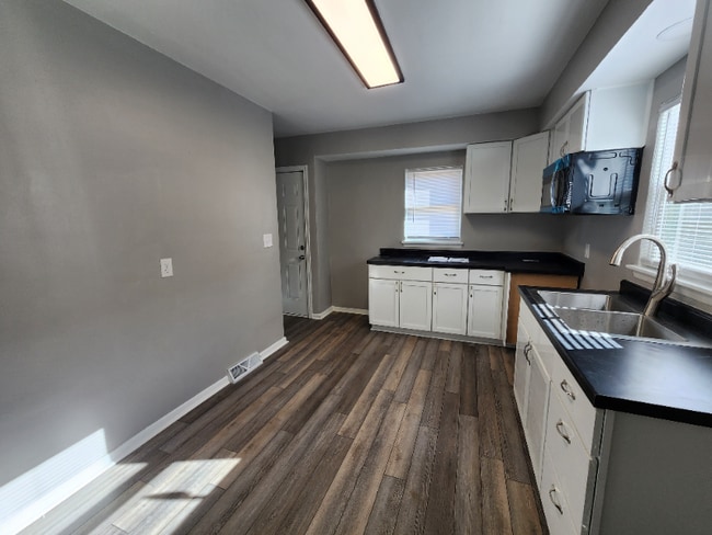 2049 34th St, Rock Island, IL 61201 - photo 2