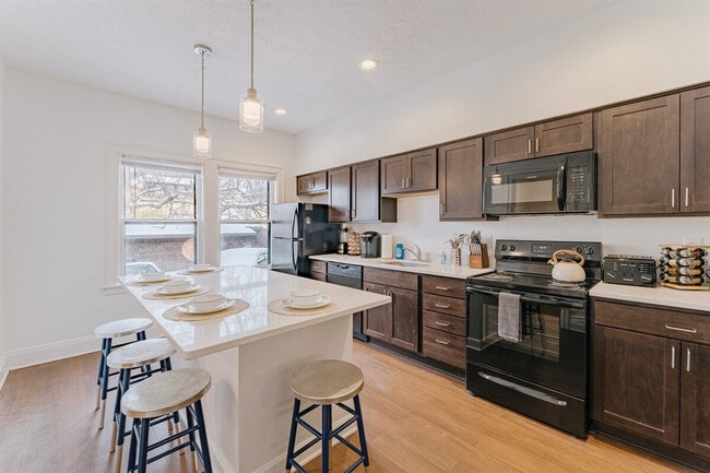 11323 Hessler Rd unit ID1365989P, Cleveland, OH 44106 - photo 3