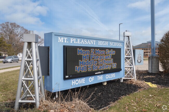 Mt. Pleasant High School has an overall B+ rating on Niche.com.