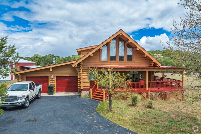 Log Cabin homes can be found throughout Sedillo.