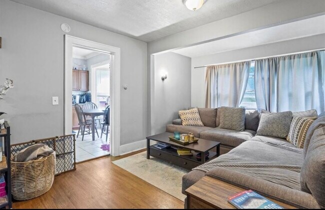 4 Carroll Place unit 4b, Rochester, NY 14620 - photo 3