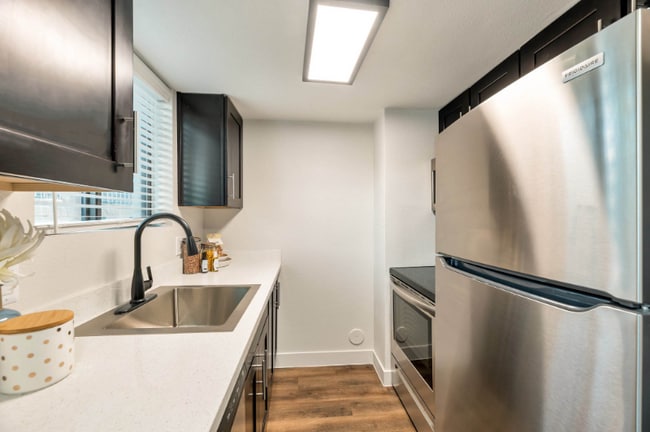 1827 E Lemon St unit 6, Tempe, AZ 85281 - photo 3