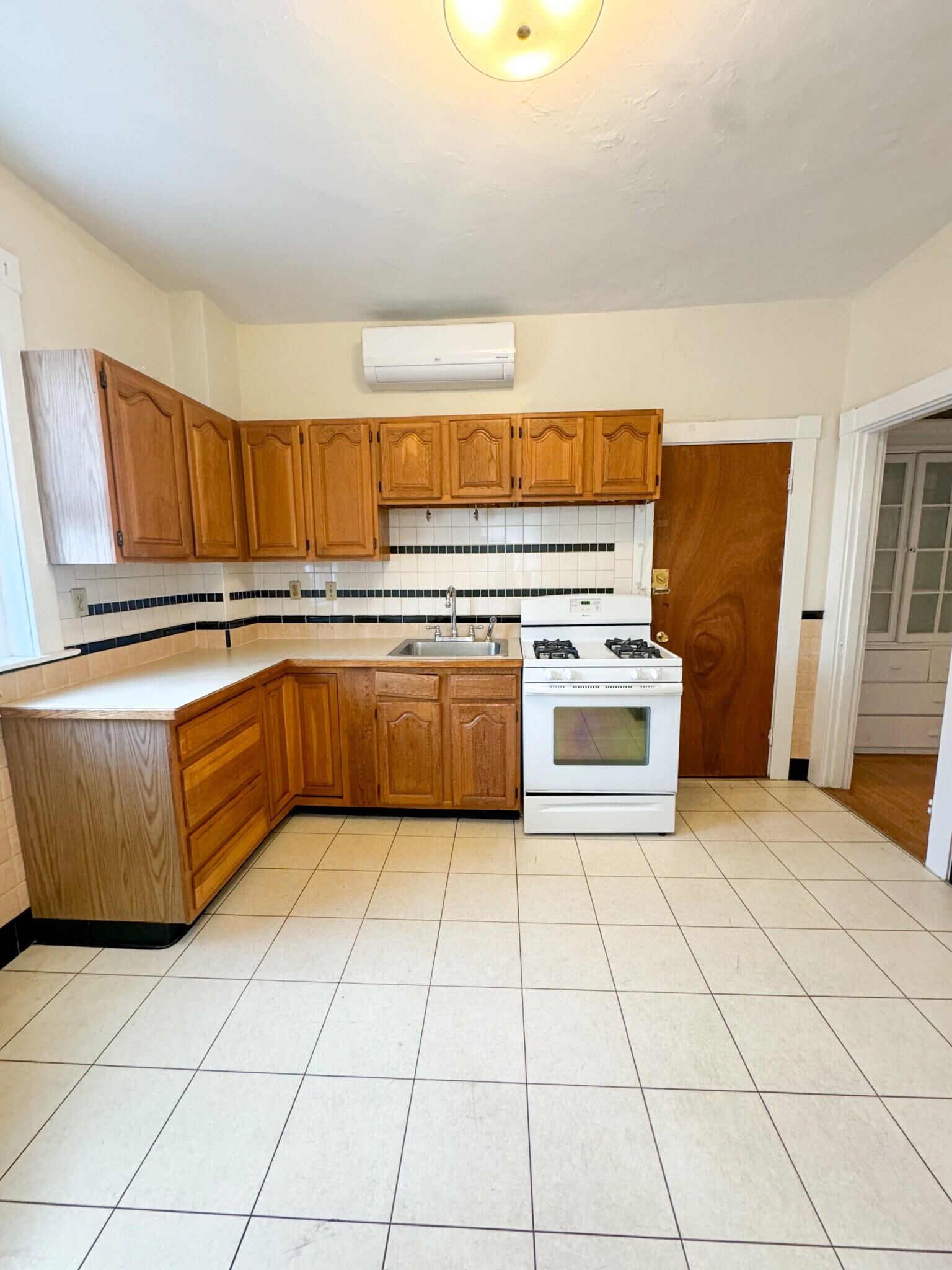 223 N Harvard St unit 8, Allston, MA 02134 - photo 1