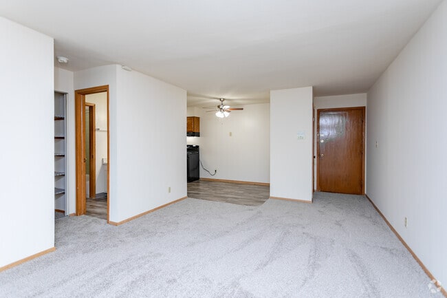 1BR, 1BA - Buckingham