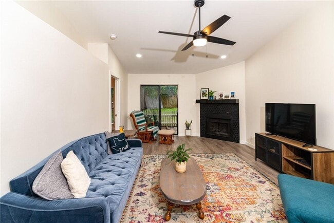 1601 Faro Dr, Austin, TX 78741 - photo 2