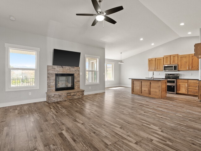 1459 Foxmore St, Pocatello, ID 83204 - photo 2