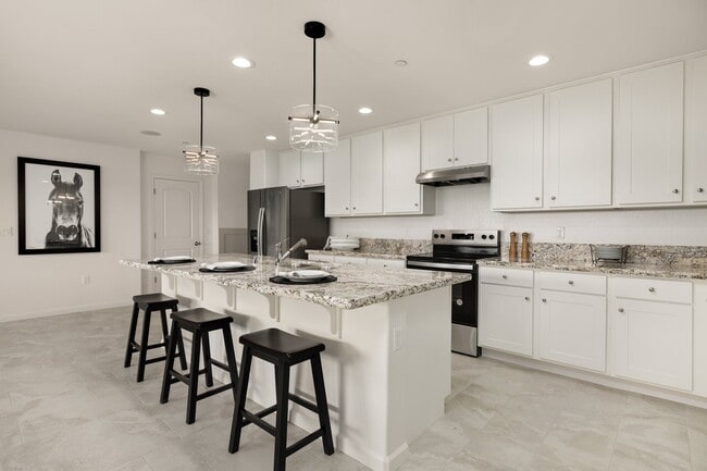 321 Pelican Dr, Delano, CA 93215 - photo 2