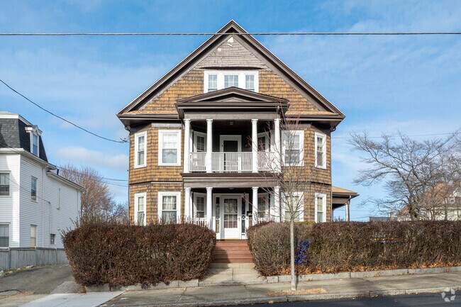 Stately homes with large yards are a popular option for homebuyers in Bellrock.