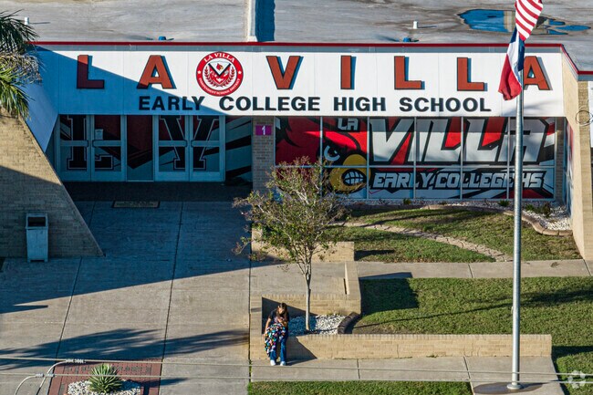 La Villa High School mascot is the cardinal.