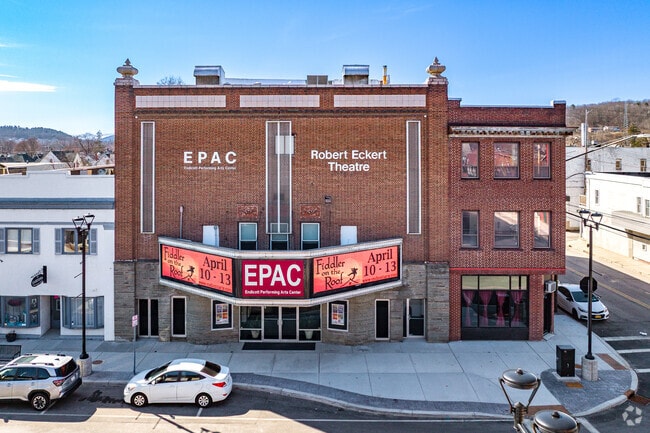 Endicott Performing Arts Center features classes and workshops for kids and adults interested in music, dance, and acting, as well as annual performances of The Nutcracker and Shakespeare in the Park.