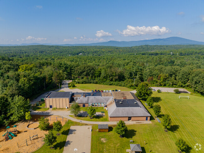 Salisbury Elementary School located in the town of Salisbury, NH serves grades K-5.