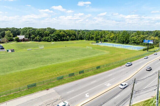 The student population of Evansville Day School is 253.