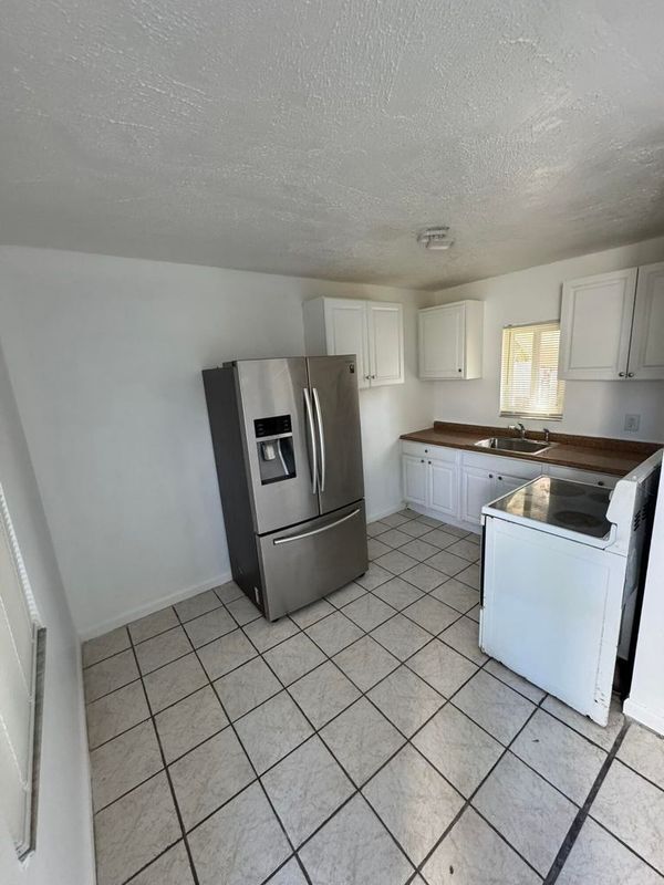 920 Haverhill Rd N, Haverhill, FL 33415