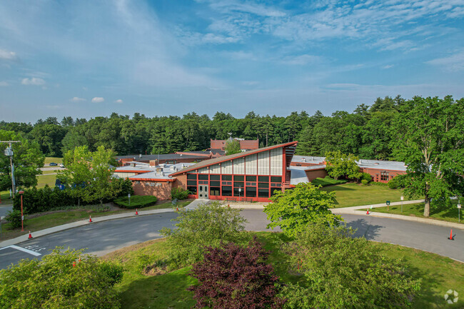 General John Nixon Elementary School building and roundabout in Lincoln Sudbury.