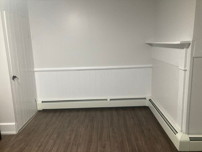 Eat-in nook fits table and four chairs.