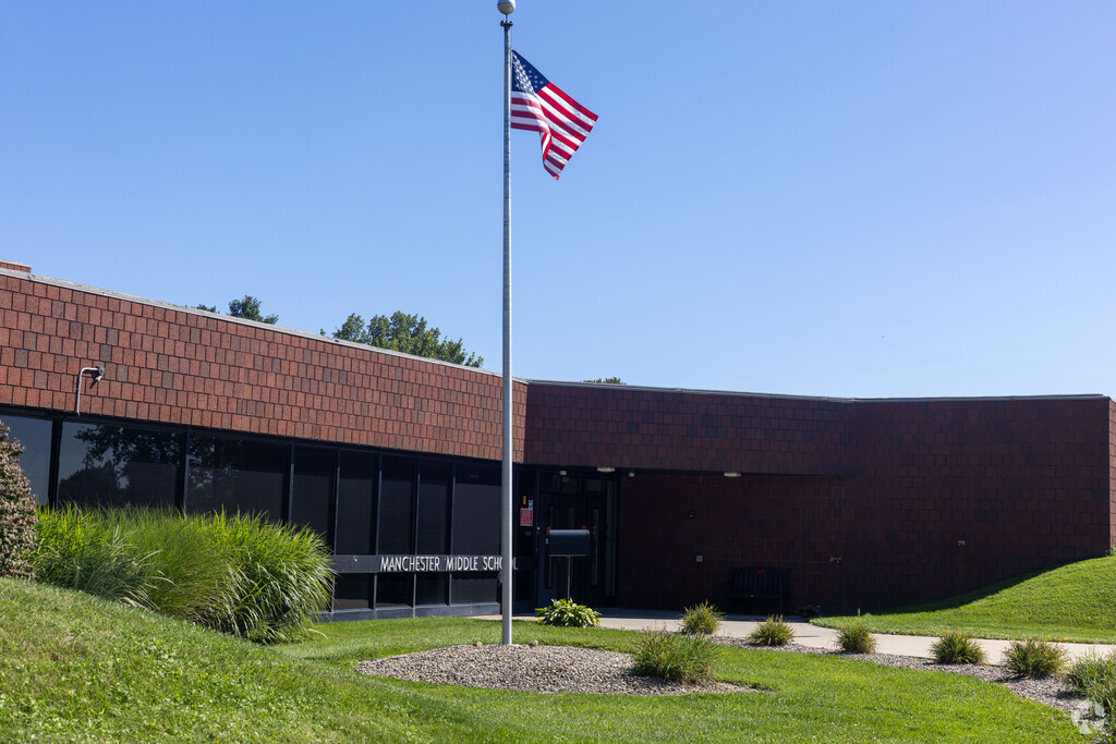 Manchester Middle School provides education in the neighborhood of 
New Franklin
