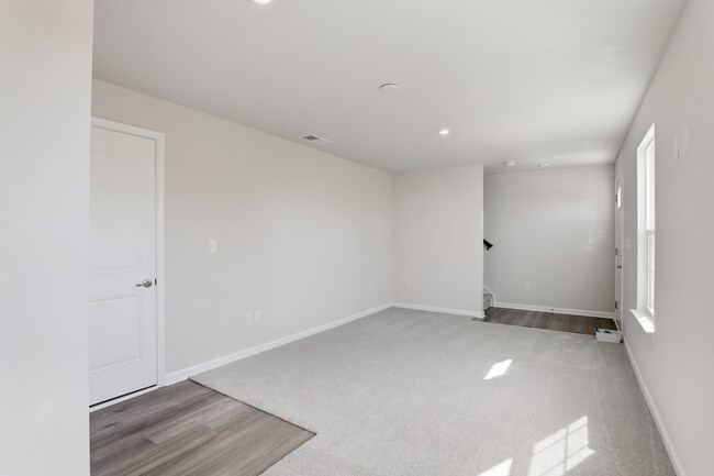 7643 Sagamore Dr, Brownsburg, IN 46112 - photo 5