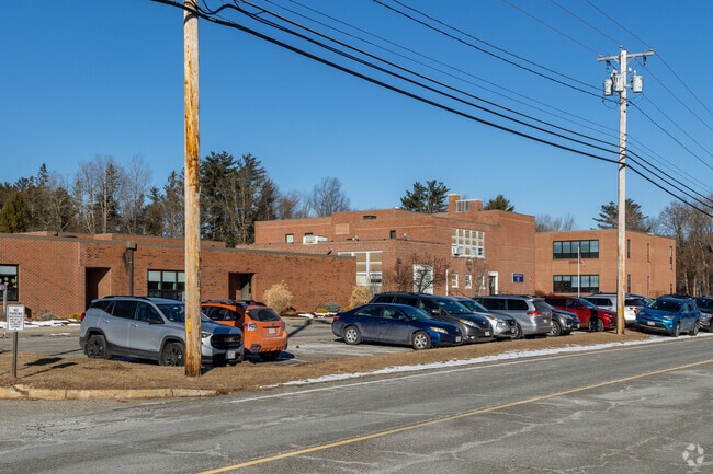 Brimfield Elementary School receives an overall score of A- from Niche.