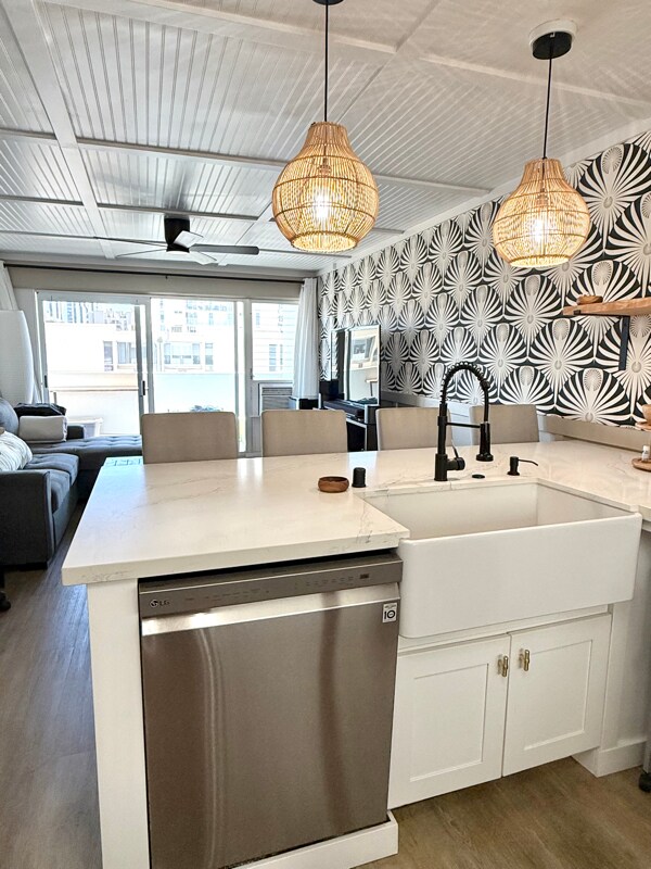 Ala Wai Town House unit 904, Honolulu, HI 96815 - photo 2