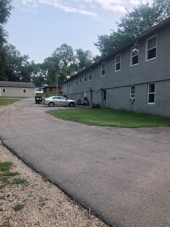 100 Cliff Ave unit 9, Valley Springs, SD 57068 - photo 3