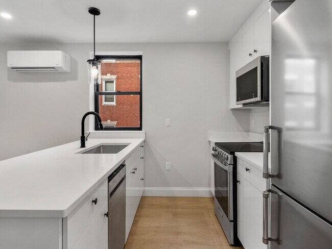 176 Salem St unit 4, Boston, MA 02113 - photo 2