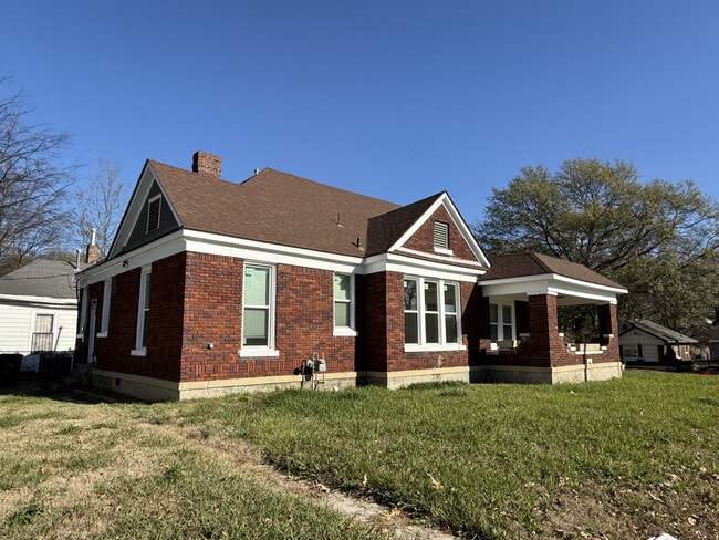 1371 Ridgeway St, Memphis, TN 38106 - photo 6