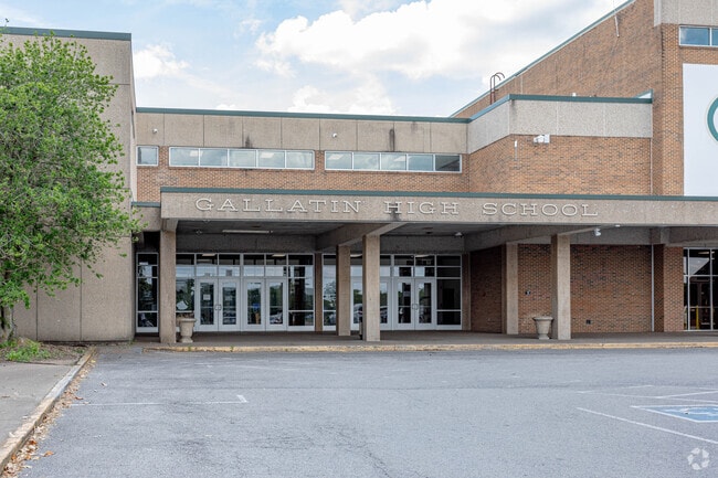 Gallatin Senior High School is located in Sumner County.