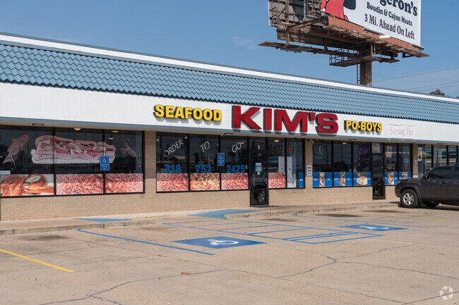 The restaurant offers a variety of dishes, including crawfish and shrimp.