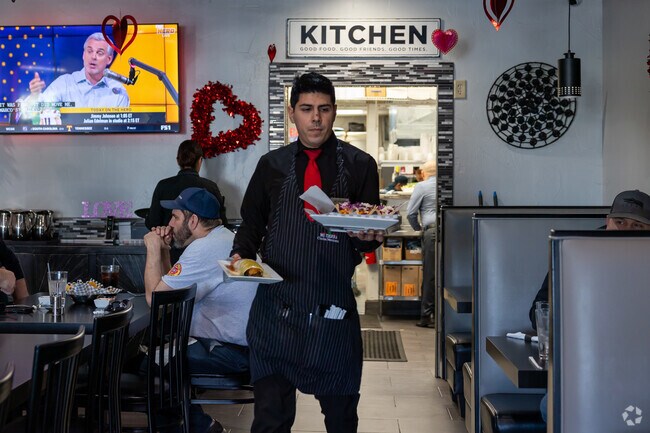 MI Tierra in Glenpool provides hot and fresh Mexican food.