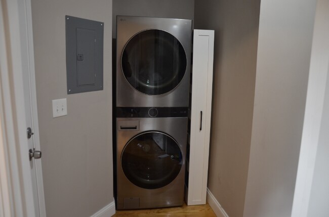 51 Windsor St unit 4, Worcester, MA 01605 - photo 7