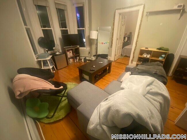 44 Delle Ave unit 2, Roxbury Crossing, MA 02120 - photo 2