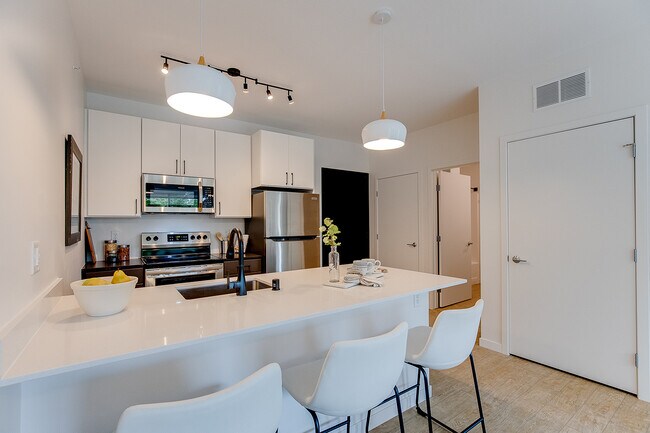 Alexander Apartments, Minneapolis, MN 55408 - photo 4