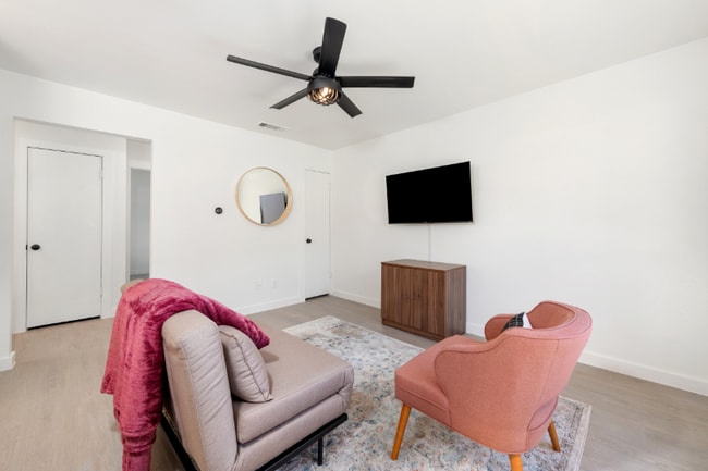 10111 Golden Meadow Dr unit A, Austin, TX 78758 - photo 3