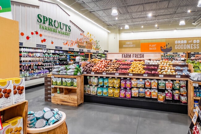 Sprouts Farmers Market offers West Lealman residents a great collection of organic produce.