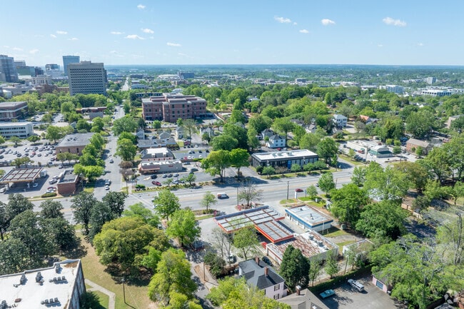 Elmwood Park is a very short drive to everything downtown Columbia has to offer.