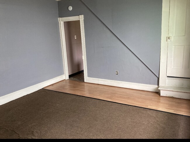 653 Morgan St unit 1 Garden View Apart, Dickson City, PA 18519 - photo 2