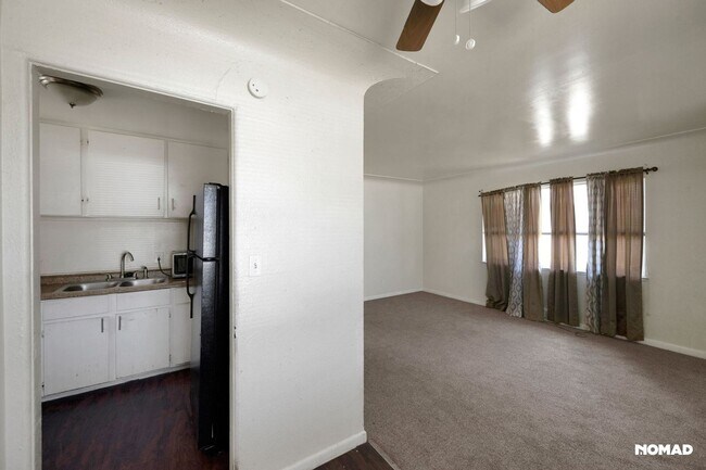 1932 Del Mar Pkwy, Aurora, CO 80010 - photo 5