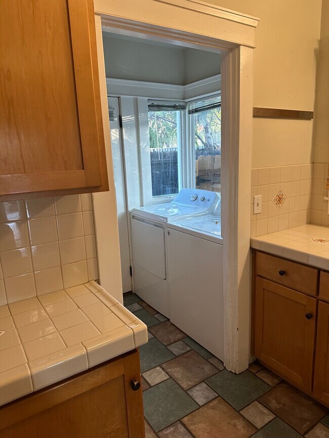 325 E Colorado Blvd, Monrovia, CA 91016 - photo 5